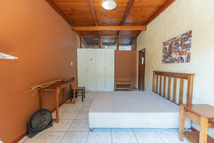 8 Bedroom Property for Sale in Summerstrand Eastern Cape